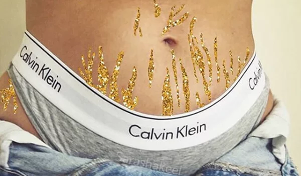 Αυτή η γυναίκα βάζει glitter στις ραγάδες και το αποτέλεσμα είναι εντυπωσιακό