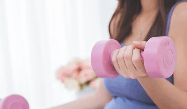 Η Ελεονώρα Μελέτη κάνει διάδρομο και SUP σε προχωρημένη εγκυμοσύνη (και πολύ καλά κάνει)!