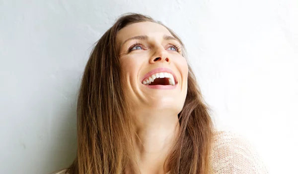 Περιποίηση προσώπου μετά τα 40: Όσα χρειάζεσαι για άψογη επιδερμίδα