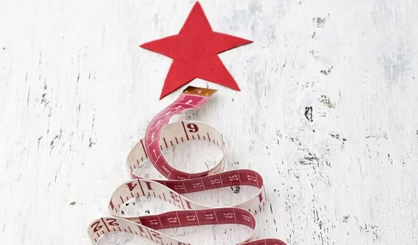 Οι πρώτες σου γιορτές με ενήλικα παιδιά - Θα σε χτυπήσει ή όχι το σύνδρομο της άδειας φωλιάς;