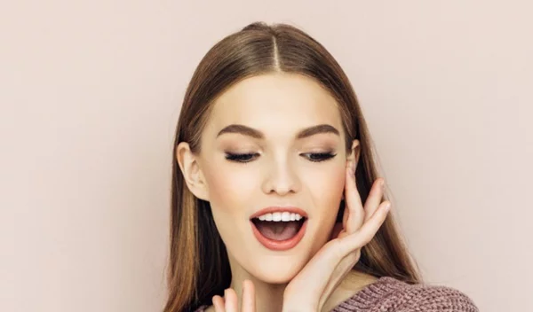 10 συμβουλές μακιγιάζ για να φαίνεσαι πιο αδύνατη