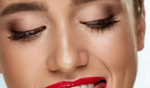 Ευαίσθητα δόντια, ουλίτιδα, περιοδοντίτιδα; Αντιμετώπισέ τα όλα και γέλα με την ψυχή σου!