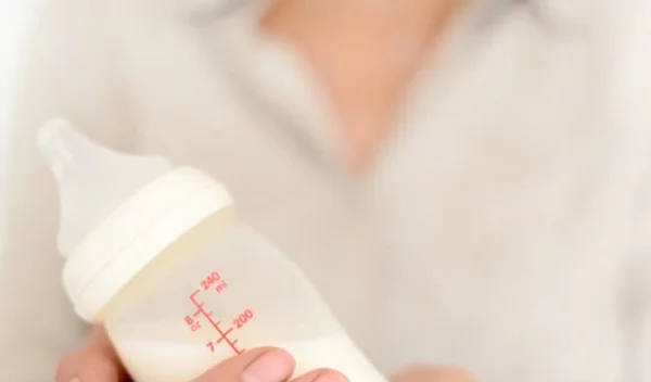 H λίστα με τα βρεφικά γάλατα που ανακαλούνται στην Ελλάδα και η απάντηση της Frezyderm