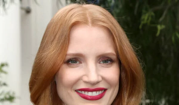 Ιδέες για κόκκινα μαλλιά: 6 celebrities αποδεικνύουν πόσο υπέροχο είναι αυτό το χρώμα