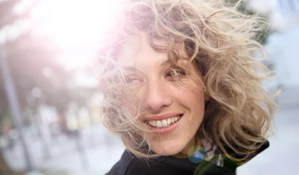 Κρίση ηλικίας στα 30: Φοβάσαι ότι θα μείνεις στο... ράφι ή δε θα κάνεις παιδιά;