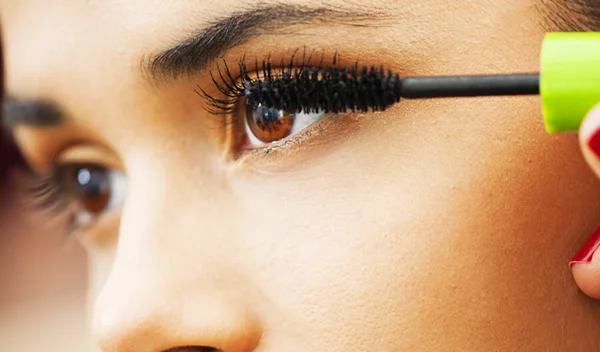 19 μυστικά για τις πιο πλούσιες βλεφαρίδες που είχες ποτέ