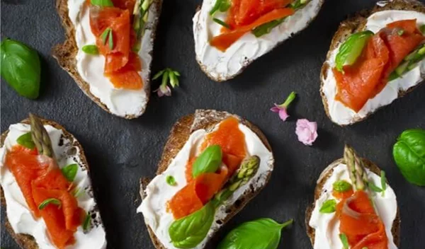 Είναι 8, είναι εύκολα, είναι τα πιο υγιεινά βραδινά γεύματα με λίγες θερμίδες και μας τα έφτιαξε η διατροφολόγος