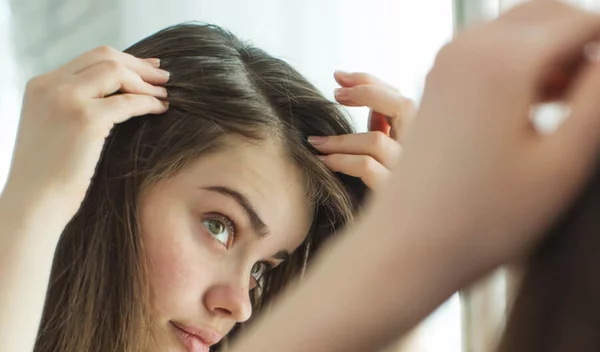 Ξηροδερμία, λιπαρότητα, πιτυρίδα, τριχόπτωση: Έτσι θα αντιμετωπίσεις κάθε πρόβλημα στα μαλλιά σου