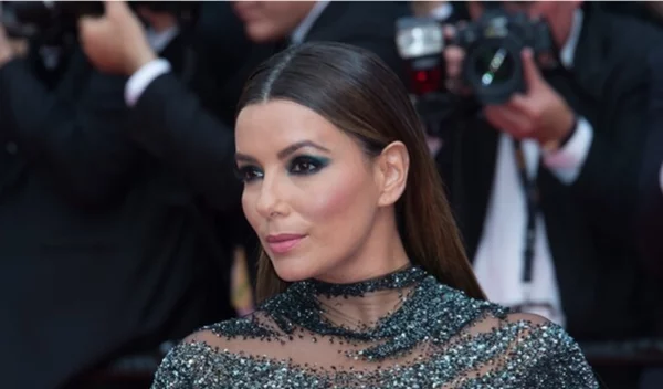 Η Εύα Λονγκόρια είναι έγκυος στα 42 της: Τι σημαίνει αυτό για τη γονιμότητά σου;