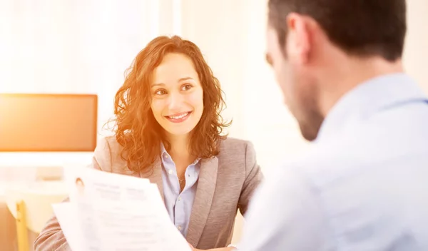 Συνέντευξη για δουλειά; Αυτό το χρώμα πρέπει να φορέσεις!