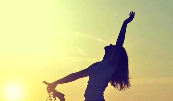 Σκέφτεσαι να ξεκινήσεις ποδηλασία; Μάθε και 4 οφέλη που θα σου δώσουν κίνητρο