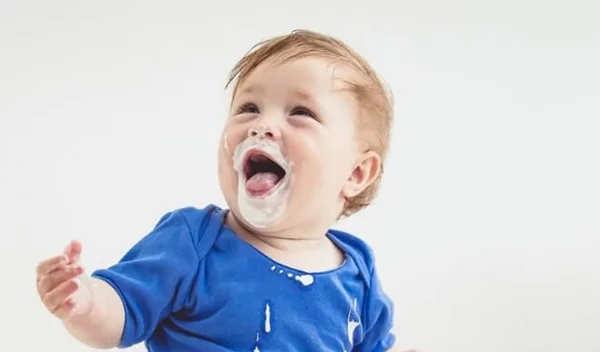 Baby Led Weaning: Η μέθοδος που θέλει το μωρό να τρώει κανονικά φαγητό χωρίς άλεση