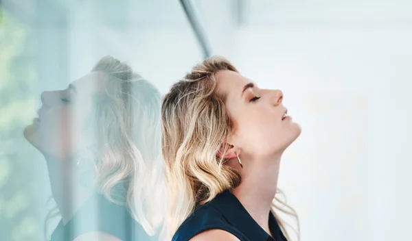 Ποια είναι η νόσος του Κρον από την οποία πάσχει η Κατερίνα Παπουτσάκη: Αναγνώρισε τα συμπτώματα