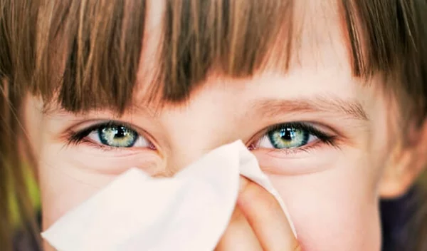 Ποια είναι τα συμπτώματα της γρίπης και ποια παιδιά πρέπει να κάνουν το εμβόλιο