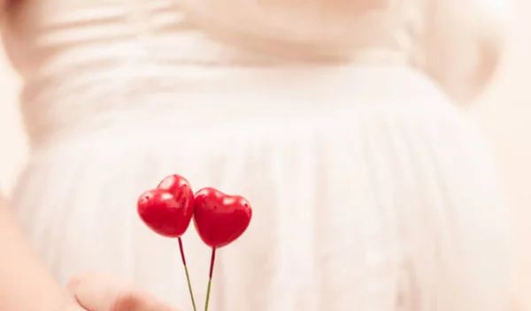 Έγκυος σε δίδυμα; Τι πρέπει να γνωρίζεις για τη δίδυμη κύηση