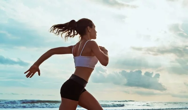 Ασκήσεις για γλουτούς και κοιλιά: Το 20λεπτο πρόγραμμα της Anna Victoria