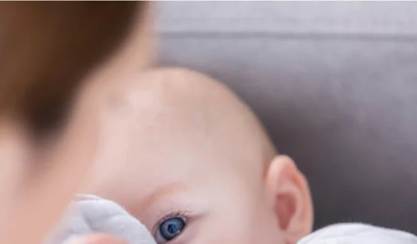 «Πάσχω από πολλαπλή σκλήρυνση. Μπορώ να συνεχίσω τη θεραπεία μου αν μείνω  έγκυος και θηλάζω το μωρό μου;»