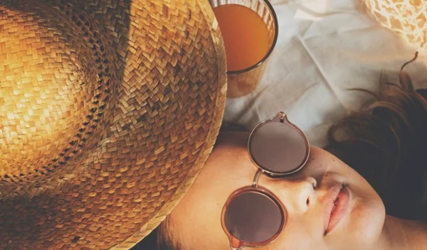 Πώς θα ξέρεις αν τα γυαλιά ηλίου σου έχουν (καλή) προστασία από τον ήλιο;