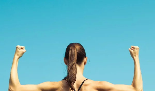 Ασκήσεις για πλάτη με όργανα: «Χτίσε» δυνατή πλάτη σε λίγα λεπτά