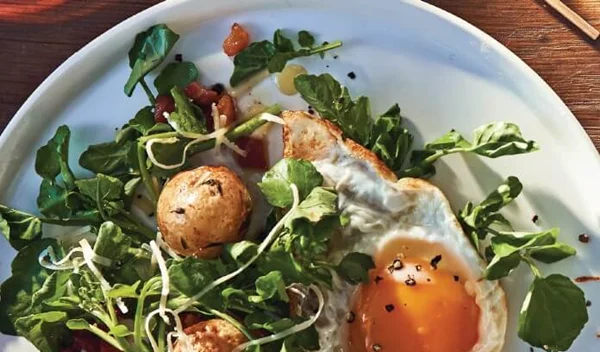 Όταν το πρωινό γίνεται βραδινό: Δοκίμασε σιγοβρασμένες baby πατάτες και αβγά