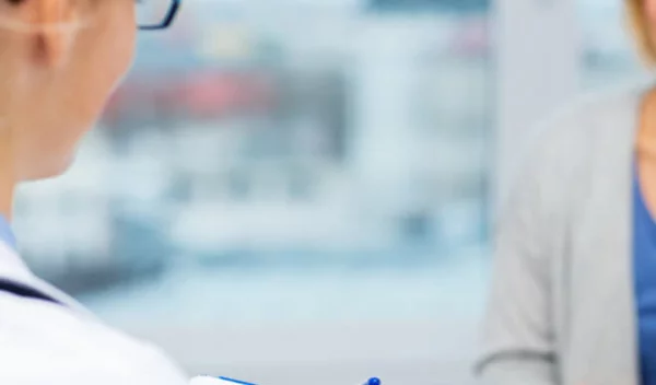 Δωρεάν ιατρικές εξετάσεις στην περιοχή της Βάρης για τους πληγέντες από τις πυρκαγιές