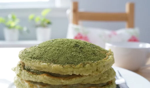 Pancakes με τσάι matcha: Η τέλεια συνταγή για το πρωινό σου