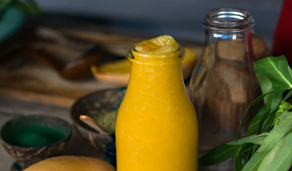 Σμούθι με μάνγκο: 5 συνδυασμοί για να δοκιμάσεις τώρα