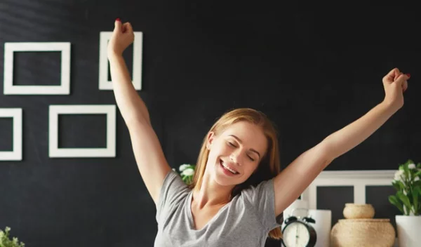 Δεν κοιμάσαι καλά το βράδυ; Μπορεί να φταίει η... COVID-19 - 6 βασικές συμβουλές για να κοιμάσαι καλύτερα