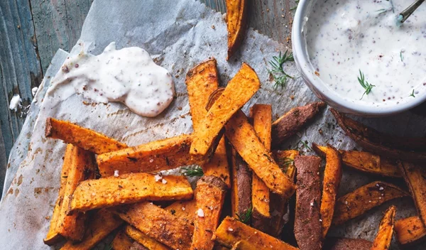 Γλυκοπατάτα vs κοινή πατάτα: Ποια είναι τα θρεπτικά οφέλη τους;