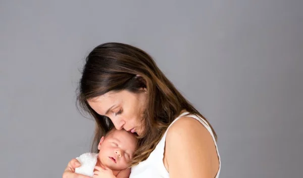 Έγινε viral: Ένας άντρας αποθεώνει τη γυναίκα του και το σώμα μετά τον τοκετό