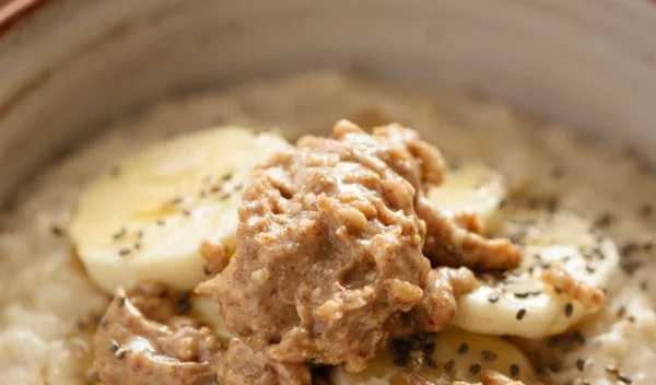 5 καλοί λόγοι για να επιλέξεις το πόριτζ για πρωινό και η αγαπημένη συνταγή της Χριστίνας Μπόμπα