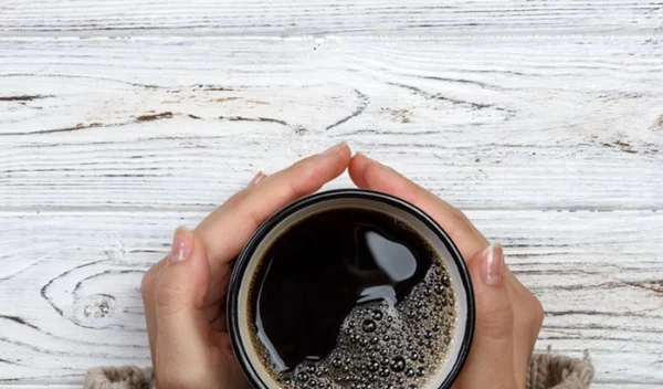 Μπορεί ο καφές να σε προστατεύει από τη ροδόχρου ακμή;