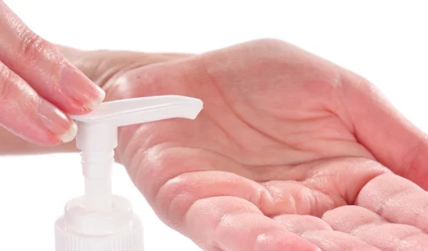 DIY Απολυμαντικό χεριών με τις οδηγίες του Παγκόσμιου Οργανισμού Υγείας