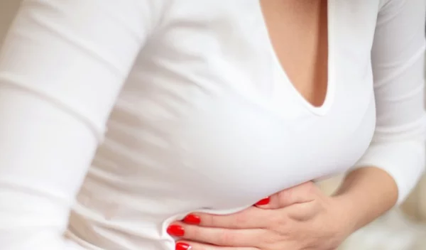 6 φυσικές θεραπείες για την κολίτιδα