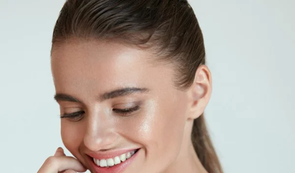 Μυρίζει το στόμα σου; Έχεις διαρροή ούρων όταν φτερνίζεσαι; Προβλήματα που σε φέρνουν σε δύσκολη θέση αλλά έχουν λύση