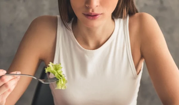 Η νευρική ανορεξία ΕΙΝΑΙ ασθένεια με βιολογική βάση – τα δεδομένα και μια νέα θεραπευτική προσέγγιση