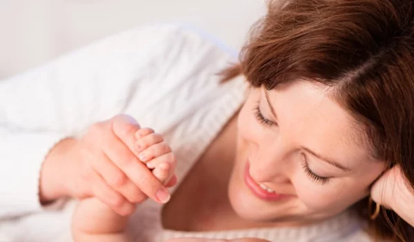 Έχεις μωρό; Τι είναι η παλινδρόμηση του ύπνου των 4 μηνών και πώς θα την ξεπεράσεις