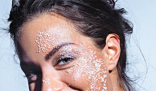 3 σπιτικά scrubs για το πρόσωπο, το σώμα, τις προβληματικές περιοχές