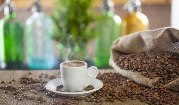 Ελληνικός καφές: η καθημερινή συνήθεια που κάνει την καρδιά σου να χτυπά καλύτερα