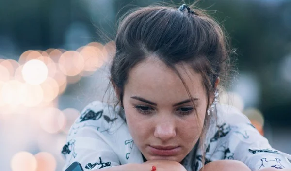 Μυασθένεια Gravis: Η σπάνια ασθένεια που προσβάλει νεαρές γυναίκες