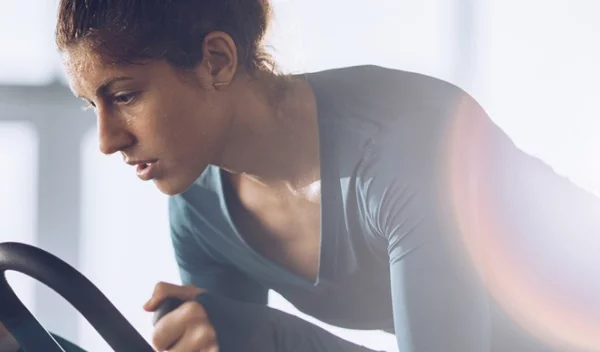 Με αυτό το πρόγραμμα spinning θα κάψεις 500 θερμίδες σε λιγότερο από 1 ώρα