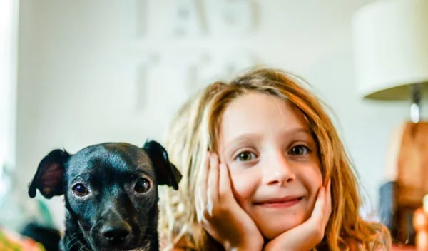 Έχεις παιδί; Δες εδώ γιατί είναι καλή ιδέα να υιοθετήσεις ένα σκυλάκι!