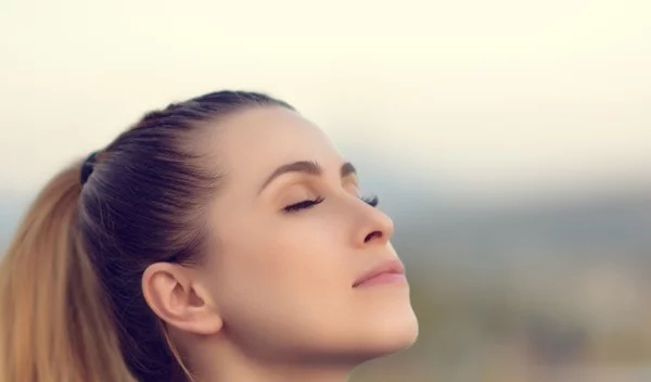 Όλα όσα πρέπει να ξέρεις για την σφηνοειδίτιδα, την πιο ύπουλη ιγμορίτιδα