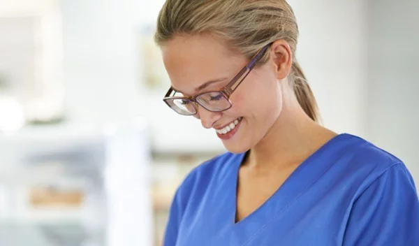 Η Καρολίνα Ακινόσογλου* είναι λοιμωξιολόγος στο Νοσοκομείο Πατρών και έμεινε 14 ημέρες καραντίνα για τον κορονοϊό. Αυτή είναι η δική της εμπειρία με δικά της λόγια.