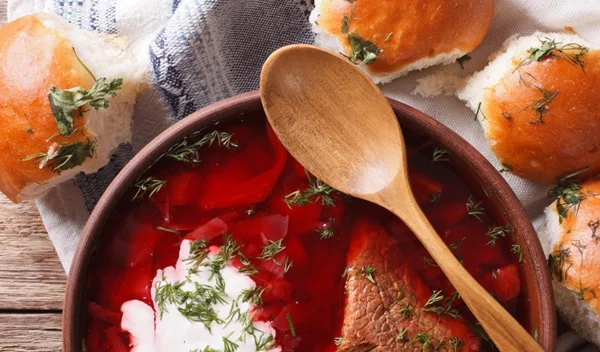 Συνταγή για σούπα Μπορς (Borscht): Η παραδοσιακή ρώσικη σούπα με παντζάρια