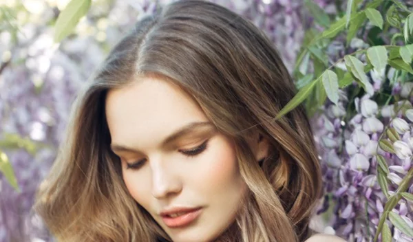 Τι να κάνω για λαμπερά, υγιή μαλλιά;