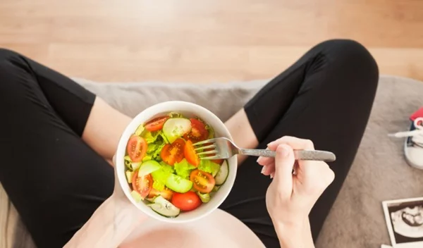 Αυτές οι τροφές θα σε σώσουν από τα συμπτώματα της εγκυμοσύνης: Ανά τρίμηνο