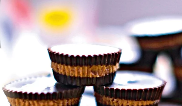 Mάφιν με σοκολάτα και φιστικοβούτυρο με μόνο 4 υλικά