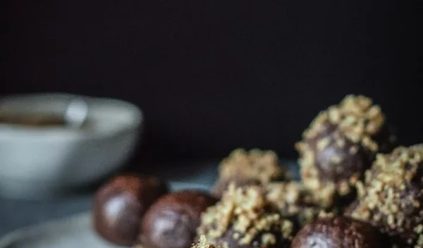 Υγιεινές μπουκιές με κακάο και φυστικοβούτυρο