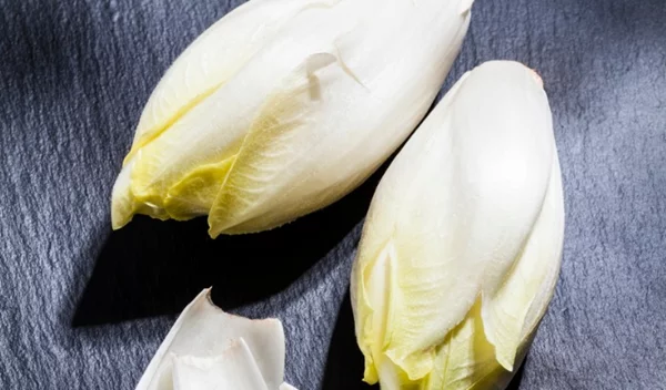 Πικάντικη μαρμελάδα, σαλάτα και γλάσο με σικόρε: 3 συνταγές με το δροσερό λαχανικό